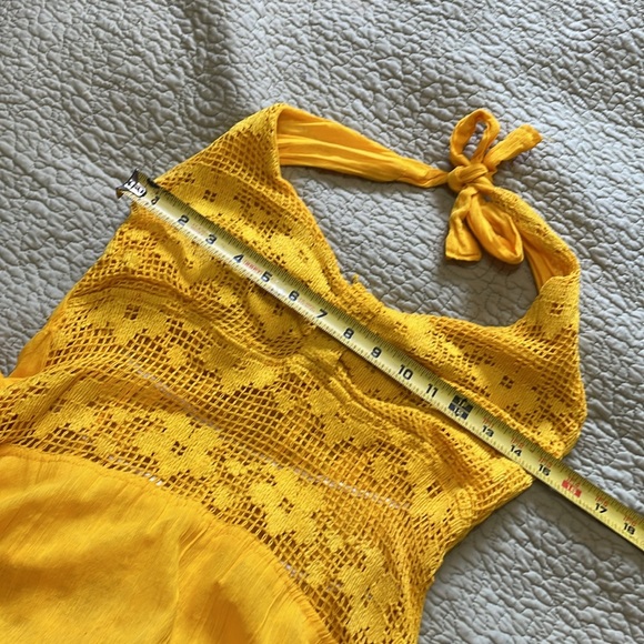 Crochet, asymmetric halter - Picture 5 of 7